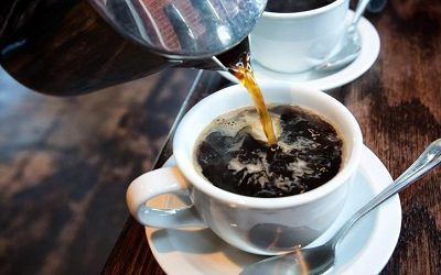 Beber 5 tazas de café al día no tiene ningún peligro a largo plazo y podría reducir el riesgo de enfermedades crónicas