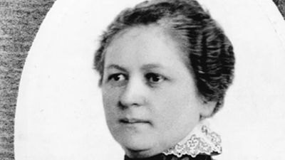 Quién fue Melitta Bentz, la mujer que inventó el filtro de café