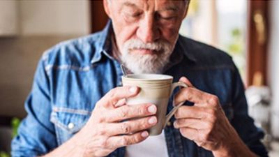 Nuevos descubrimientos apuntan a que la cafeína podría retrasar la aparición de alzhéimer